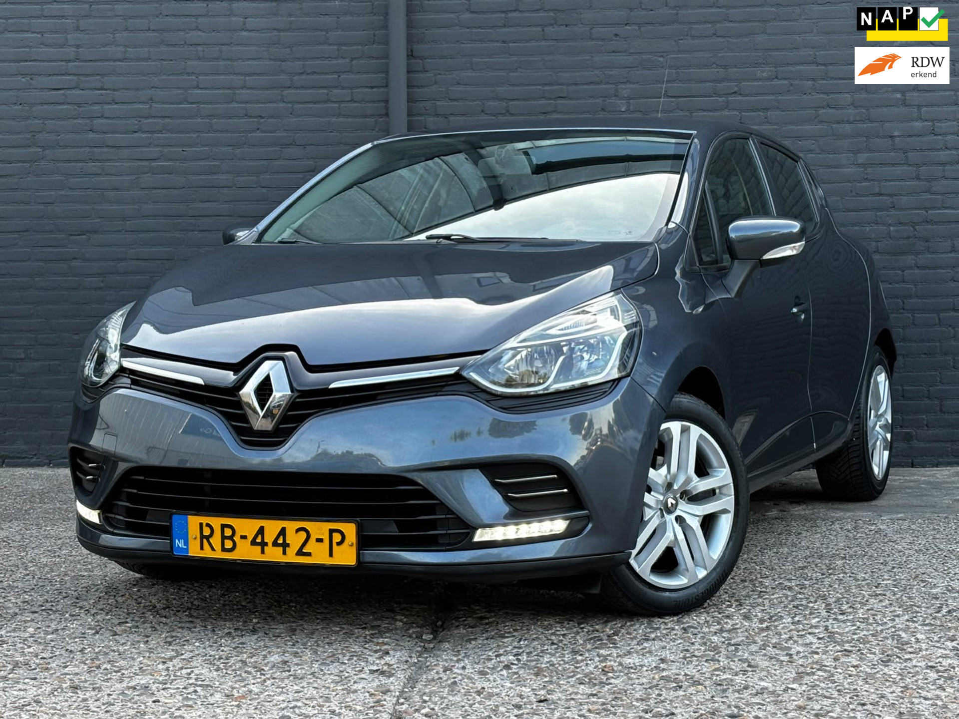 54847125-30.jpg